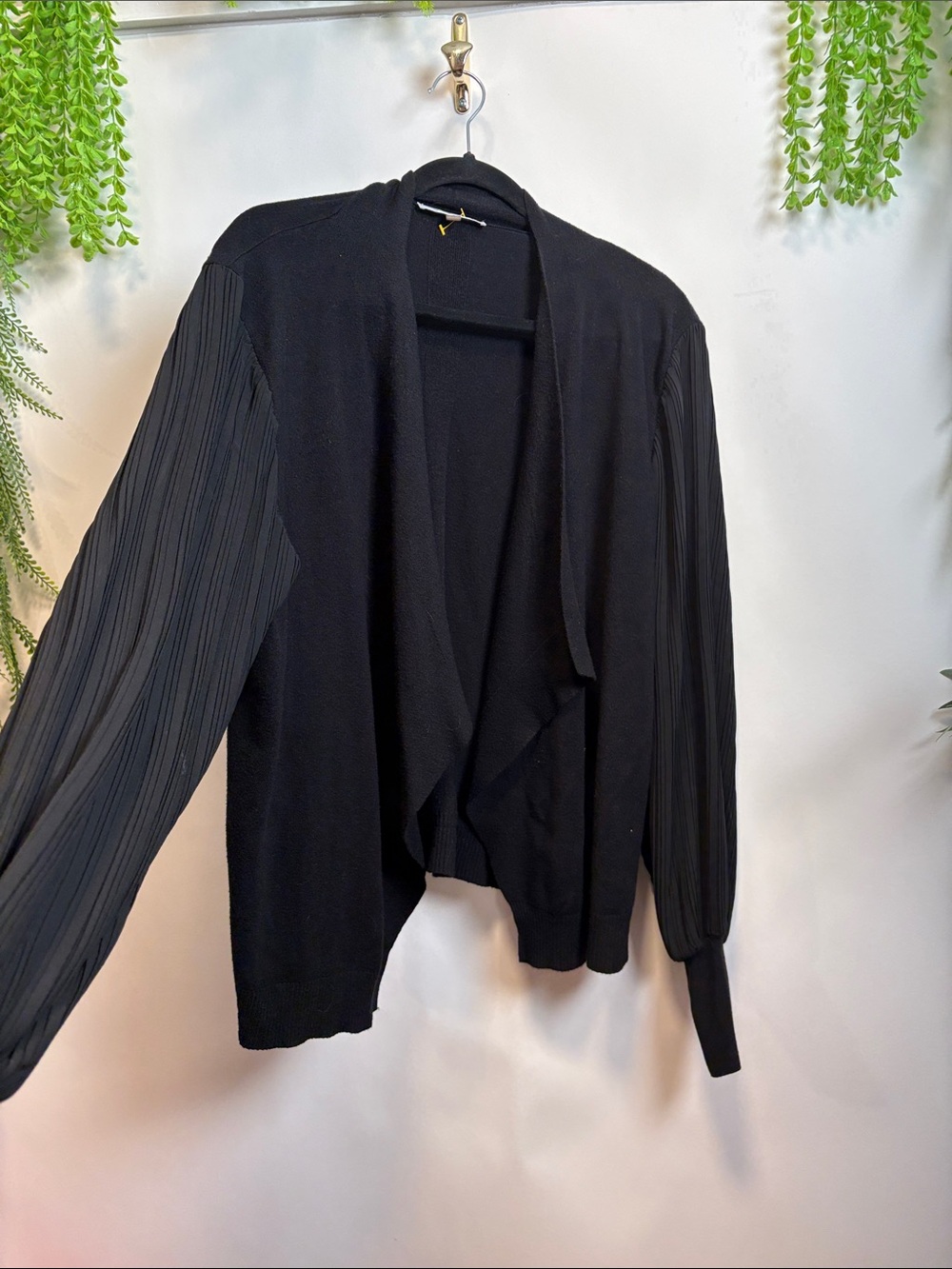 Sioni Black Open-Front Cardigan with Pleated Balloon Sleeves